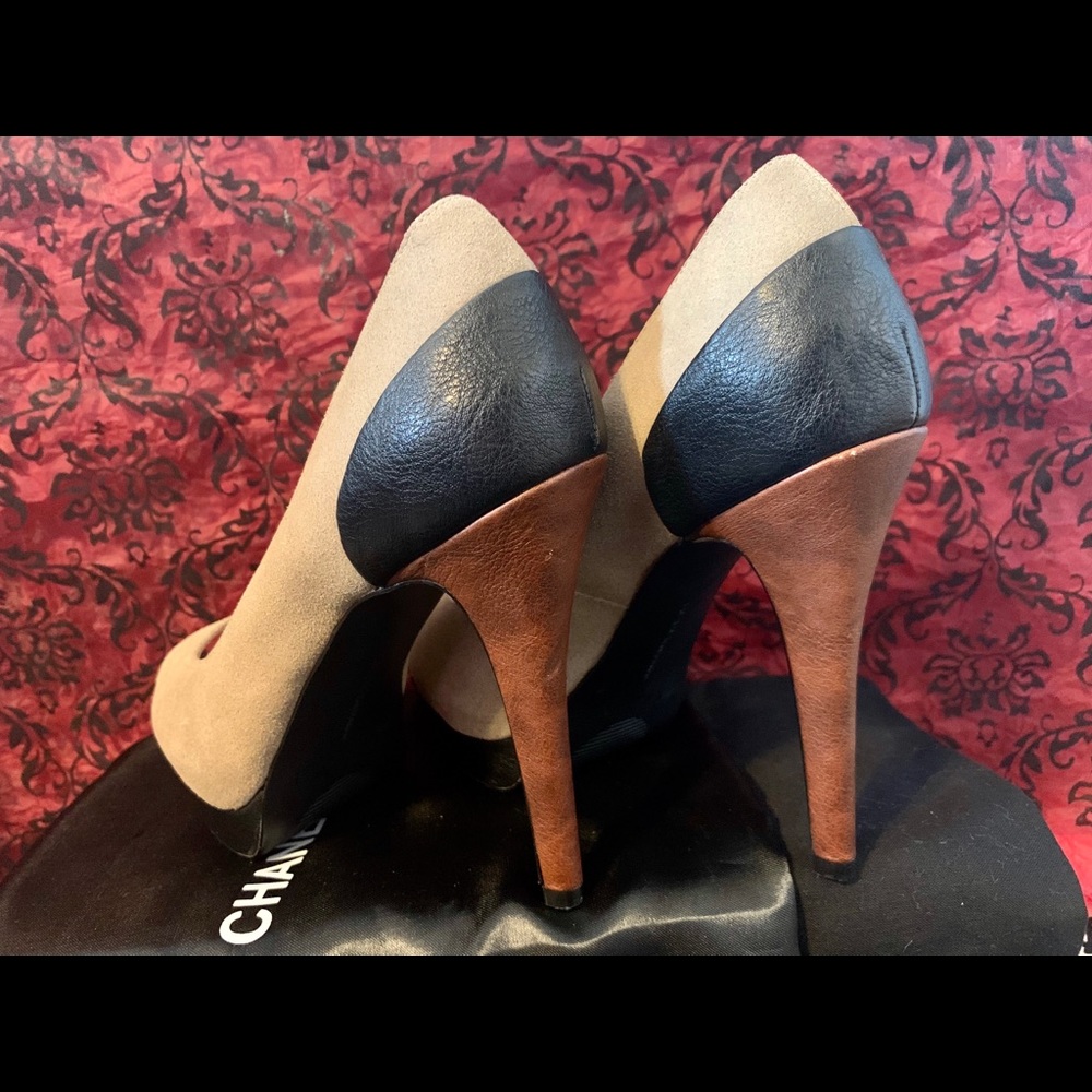 BCBGeneration black & tan suede + leather pumps 8 - Picture 4 of 8